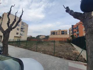 Residential Plot  Carrer tarragona. Terreny edificable al nucli urbà de constanti. s'hi poden edific