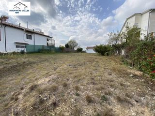 Fondo rustico in Avenida sant valeria 202. Terreno de 650 m2 llano, vallado iluminado y asfaltado con todos