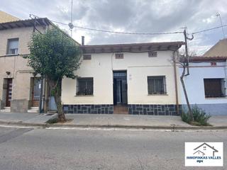 Casa a Parets del Valls. Oportunidad de casa en el pueblo sobre terreno de edificacion de