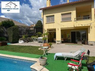 Casa a Bigues i Riells del Fai. Espectacular casa en can barri de 6 dormitorios piscina y garaje