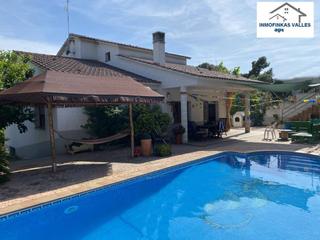 Maison à Lliçà de Vall. Casa de 6habitaciones 375m2 con piscina, garaje para 5 coches en