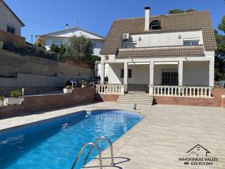 Casa a Lli dAmunt. Gran casa de 250m con piscina y excelentes vistas en llia damun