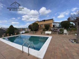 Casa  Juli garreta. Espectacular casa con piscina y excelentes vistas en lli damun