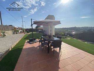 Casa a Lli de Vall. Casa espectacular sobre parcela de 760m2 con excelentes vistas y