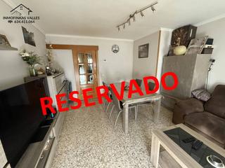 Appartement à Parets del Vallès. Piso centrico de 4 dormitorios y 2 baños con terraza y en  buen