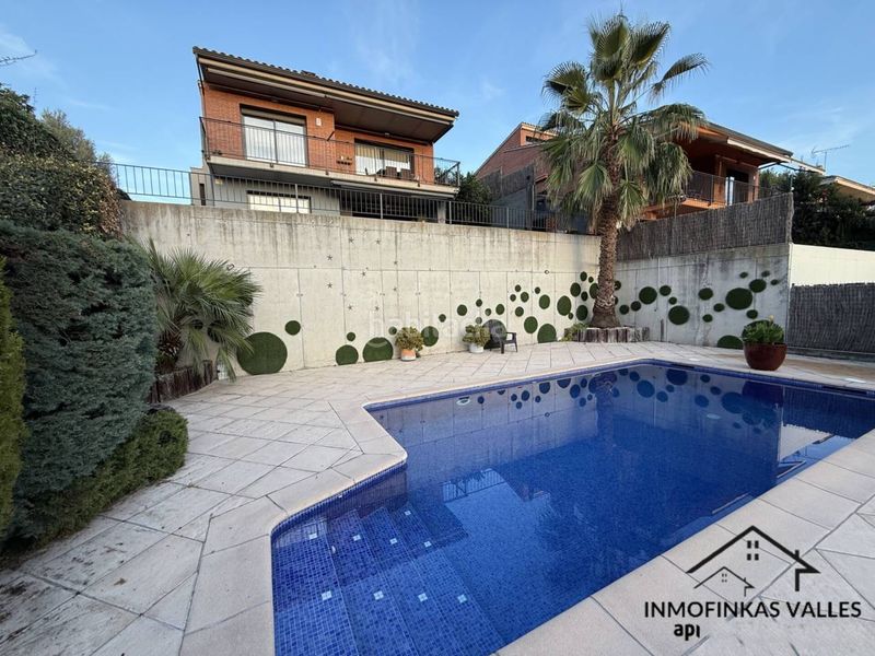 Foto 3485e3aa-99aa-49e1-94b2-1ea384d0da46. Casa amb calefacció aparcament piscina a Caldes de Montbui
