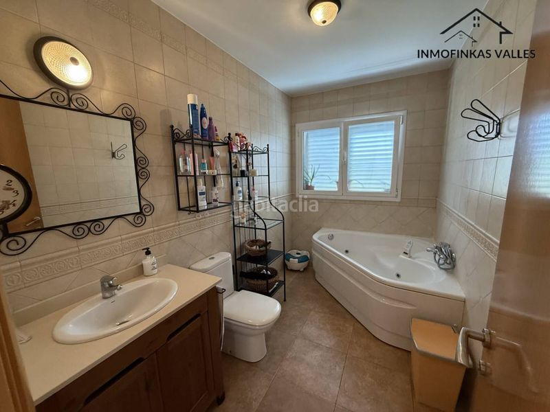 Foto e105efa7-7020-4ae8-995a-4d1733e85265. Casa amb calefacció aparcament piscina a Lliçà de Vall