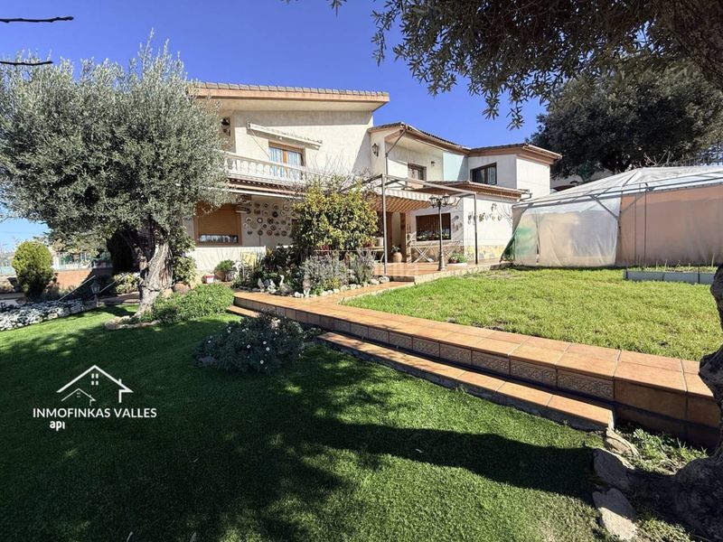 Foto 12775522-9d0e-4a40-b4ca-d2dfe58db406. Casa amb calefacció aparcament piscina a Lliçà de Vall