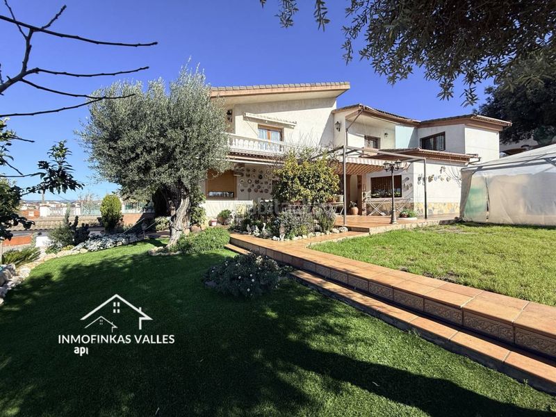 Foto 8684de25-b152-4f5e-85d8-6ba8327dd42f. Casa amb calefacció aparcament piscina a Lliçà de Vall