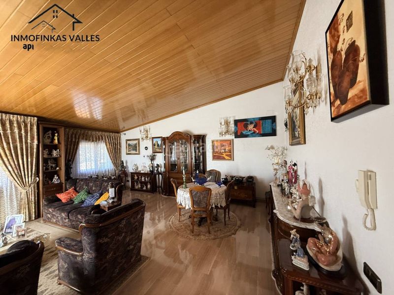 Foto a8808ab0-e261-4bd2-a972-003b7389d704. Casa amb calefacció aparcament piscina a Lliçà de Vall