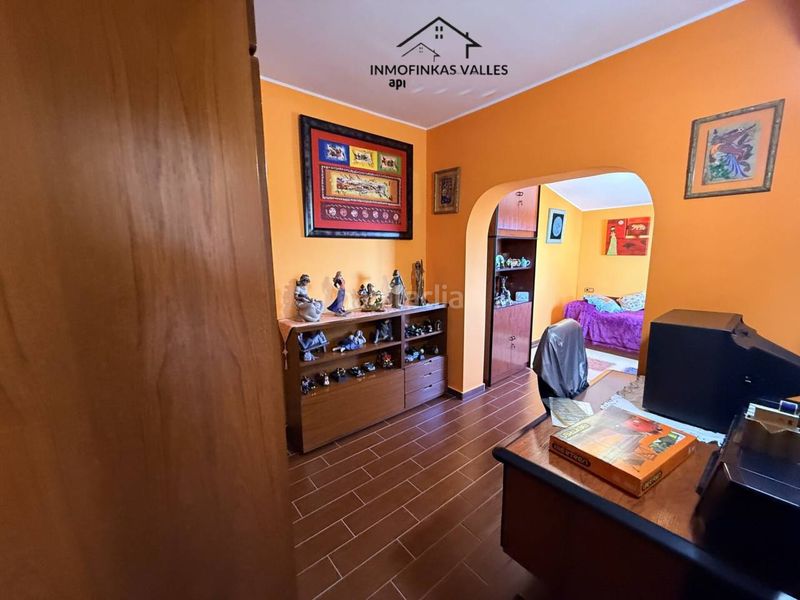 Foto b5196398-34f6-4fa4-a641-78d7a3a8c215. Casa amb calefacció aparcament piscina a Lliçà de Vall