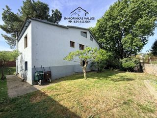 Casa  Calle joan alcover. Casa 4 dormitorios a reformar con muchas posibilidades en lliça