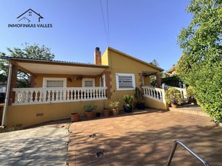 Casa a Lliçà de Vall. Casa de 124 m2 en una sola plantacon garaje individual en planta