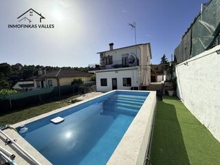 Casa a Lliçà d´Amunt. Casa de 150 m2 con piscina y garaje para 2 coches en lliça damun