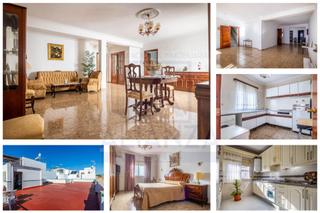 Maison à Calle jaen 10. Casa en venta en santiponce sevilla