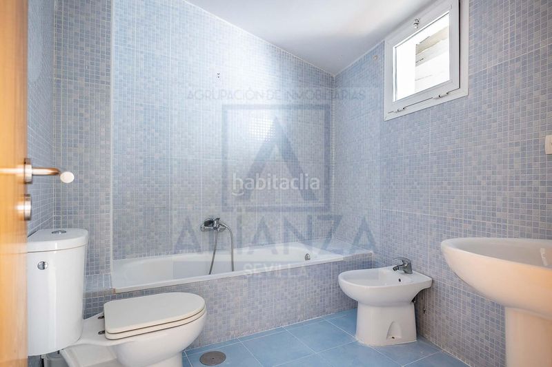 Foto eeb04b3b-51c6-4543-b039-d6faf7ab12b8. Dúplex a avenida libertad 15 a Algaba (La)