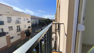 Location Appartement à Avenida dolores ibarruri 2. Alquiler piso en camas sevilla