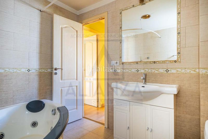 Foto 8cca6119-8325-40bb-a36c-2cbfca773cf3. Flat in calle córdoba 5 in Camas