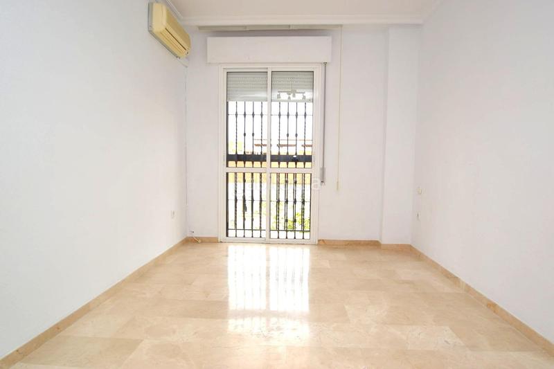 Foto b3899858-ee83-4388-91fc-31422aa4e393. Lloguer pis amb aparcament a Camas