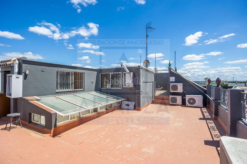 Foto 6b507beb-d59a-401e-9283-a0908adb0a25. Edifici a La Cruz Camas