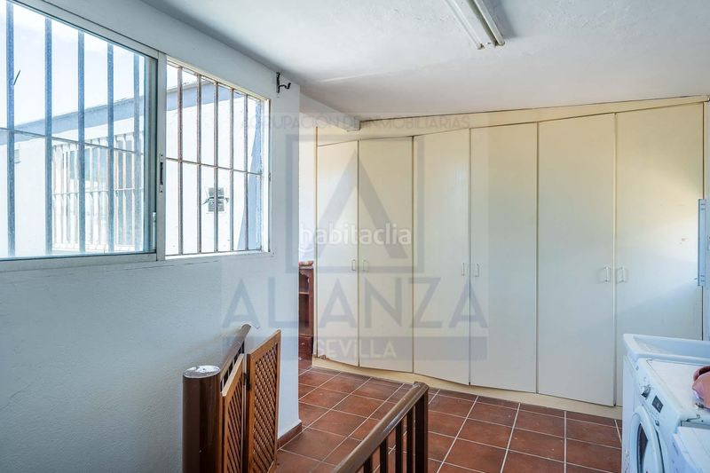Foto cb8729f4-098a-45f0-8658-b25f3cc865fe. Edifici a La Cruz Camas
