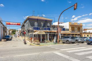 Casa  Calle santa cruz. Venta de 2 pisos y restaurante antigua venta curro y traspaso lo