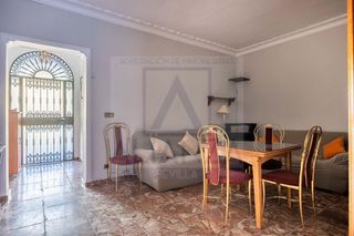 Reihenhaus  Calle manzanilla. Casa en venta de planta baja