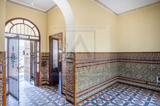 Reihenhaus in Calle curro romero 7. Venta de casa en el centro de camas sevilla