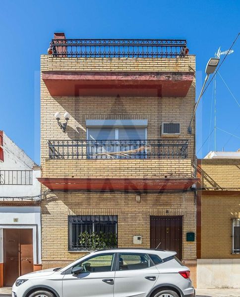 Foto 664acfb0-762f-4861-8a23-6aa5fae29eaf. Casa a calle kalonge 8 a Centro - Barriada Mallorca Camas