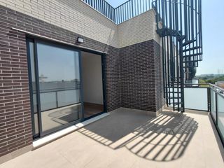Miete Dachwohnung in Poetisa mariquita fuentes 1. Alquiler de ático de obra nueva a estrenar en camas sevilla