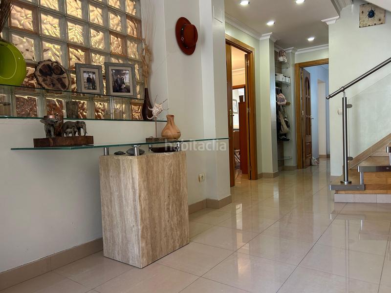 Foto 211a4b5a-fb20-4993-bf6a-5df0fa8f53a8. Casa adosada  agogedora, amplia y con mucha personalidad. en Utrera