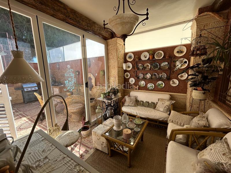 Foto a2458c82-795d-46fa-acc7-3fcda0ba24c5. Casa adosada  agogedora, amplia y con mucha personalidad. en Utrera