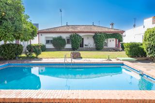 Xalet  Avenida 28 de febrero. Chalet independiente con piscina privada