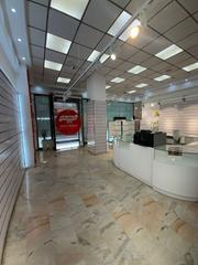 Location Studio  Avenida alcalde manuel del valle, edificio cancill. Local comercial en alquiler en excelente zona de sevilla!