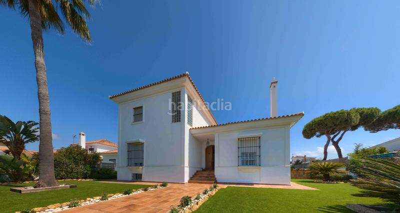 Foto 0ba64ebd-f7fe-4e21-8359-7907f9616aee. Chalet  independiente de lujo en El Portil