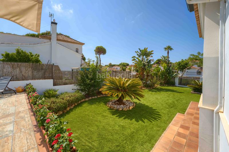 Foto 977ac6b1-32f7-4300-8c0e-bc1f8d50bd2f. Chalet  independiente de lujo en El Portil