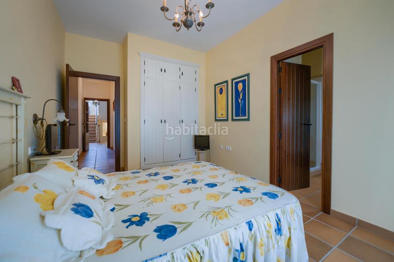 Foto a693d1fa-4593-4cf6-b20b-31d07a6af0f5. Chalet  independiente de lujo en El Portil