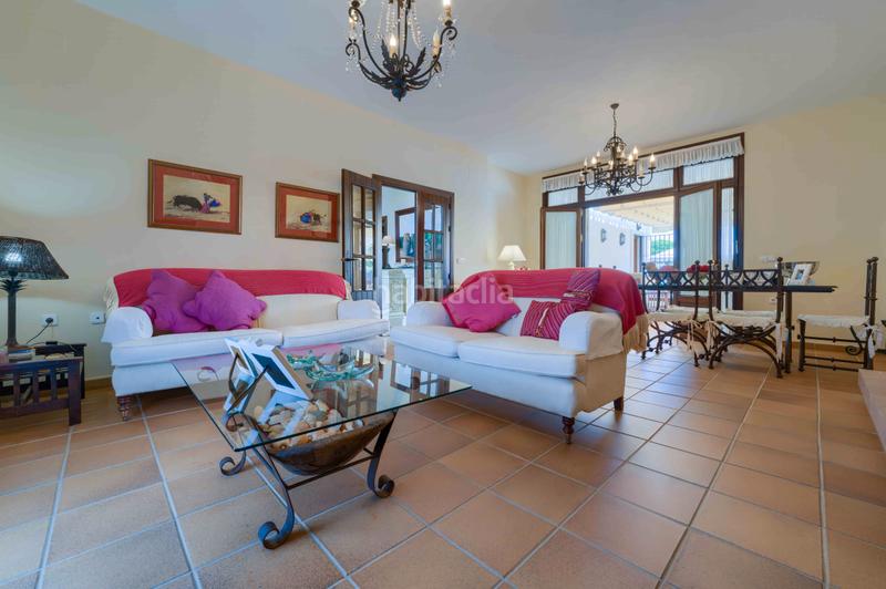 Foto b80bb106-7d5d-4515-aefe-f9bd279a53e0. Chalet  independiente de lujo en El Portil