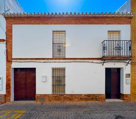 Casa aparellada  Calle roelas 9. Casa pleno centro