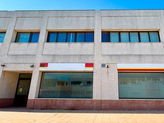 Locale commerciale  Av. de castilleja de la cuesta, 16. Local comercial en venta