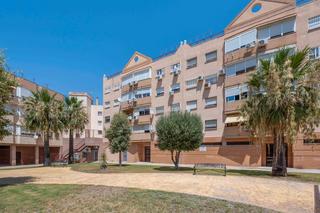 Apartament  C. mesina, 10. Estupendo piso en la mejor zona de montequinto