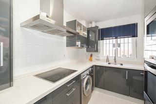 Apartament  Av. cristóbal colón, 38. Piso con garaje y trastero muy bien situado en dos hermanas