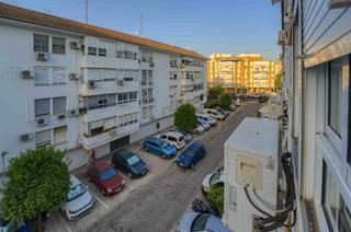 Apartament  Calle cabo de gata. Magnifico piso luminoso y amplio en sevilla
