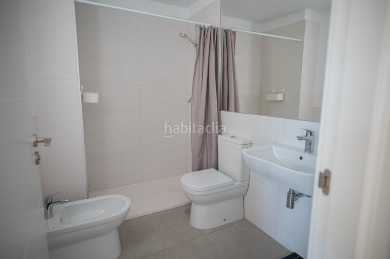 Foto 05c4098d-96c9-4f15-be92-c29a10eb306b. Casa adossada amb aparcament piscina a Entrenúcleos Dos Hermanas