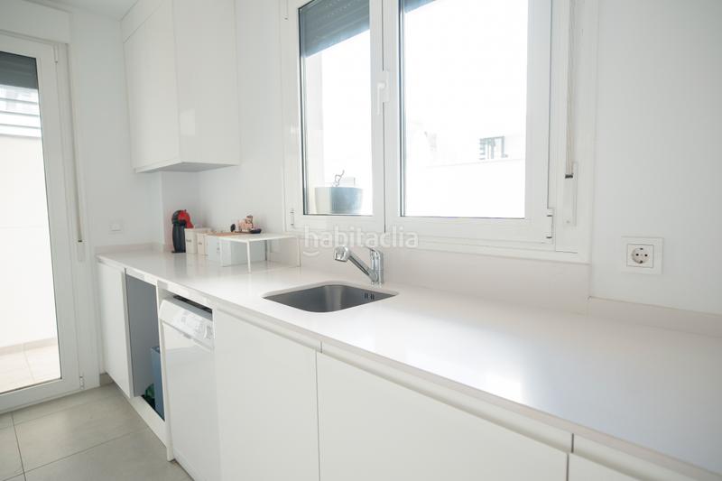 Foto 15901382-947c-4026-95ef-41b759a03bb4. Casa adossada amb aparcament piscina a Entrenúcleos Dos Hermanas