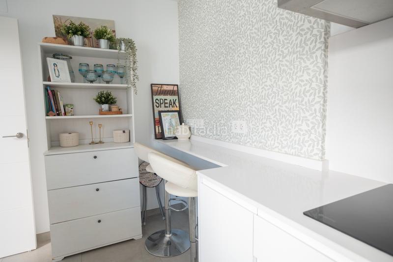 Foto 8c9233b9-4133-4041-b3b4-4585a1fa1dfb. Casa adossada amb aparcament piscina a Entrenúcleos Dos Hermanas