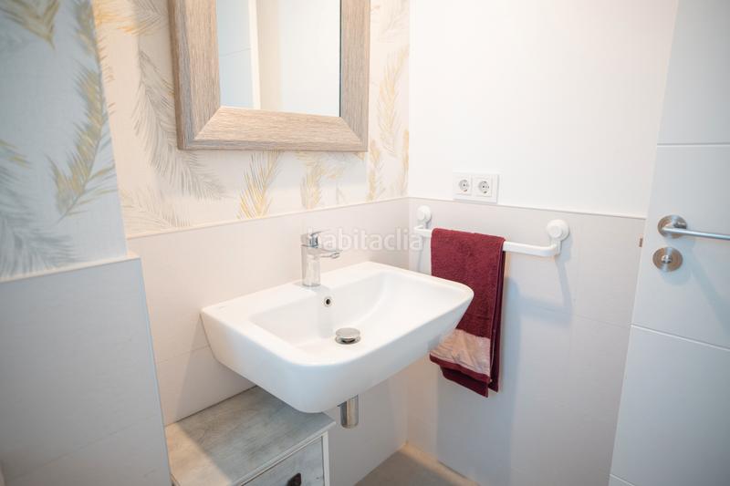 Foto 9ea95012-9e89-42b4-8943-97b9fe7fc403. Casa adossada amb aparcament piscina a Entrenúcleos Dos Hermanas