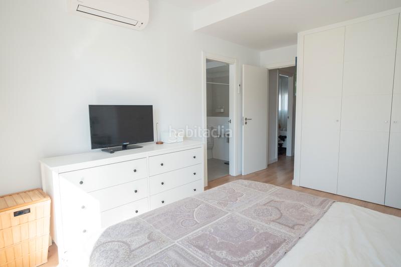 Foto eb96b608-d823-4b3f-9545-9d66bc18dd30. Casa adossada amb aparcament piscina a Entrenúcleos Dos Hermanas