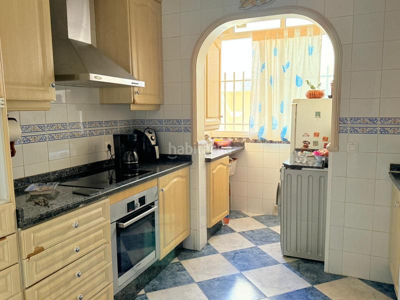 Foto 7a187b85-4111-4c44-8602-b6c3b0d1f2d7. Appartement mit parking pool in Avenida de Europa Montequinto