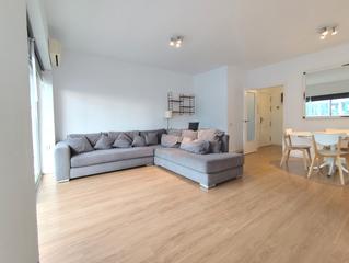 Lloguer Apartament a La Calzada - La Florida. Tu nuevo hogar familiar junto a la estación de santa justa!